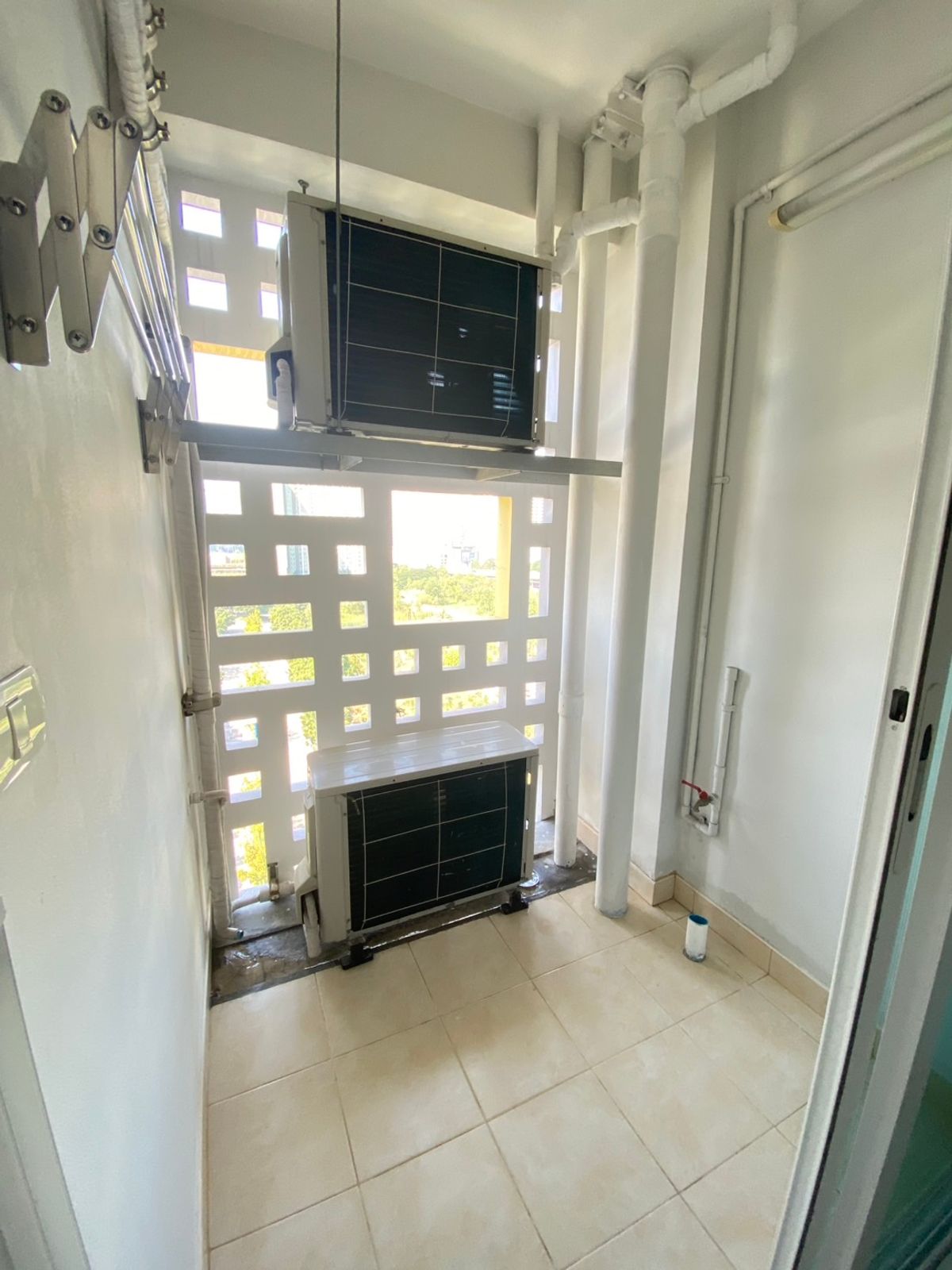 ให้เช่าคอนโดพระราม 9 เพชรบุรีตัดใหม่ RCA :  🏡 ให้เช่า I-biza Residence คอนโดหรูใจกลาง RCA — อยู่เองก็สบาย ใกล้ MRT 🚇