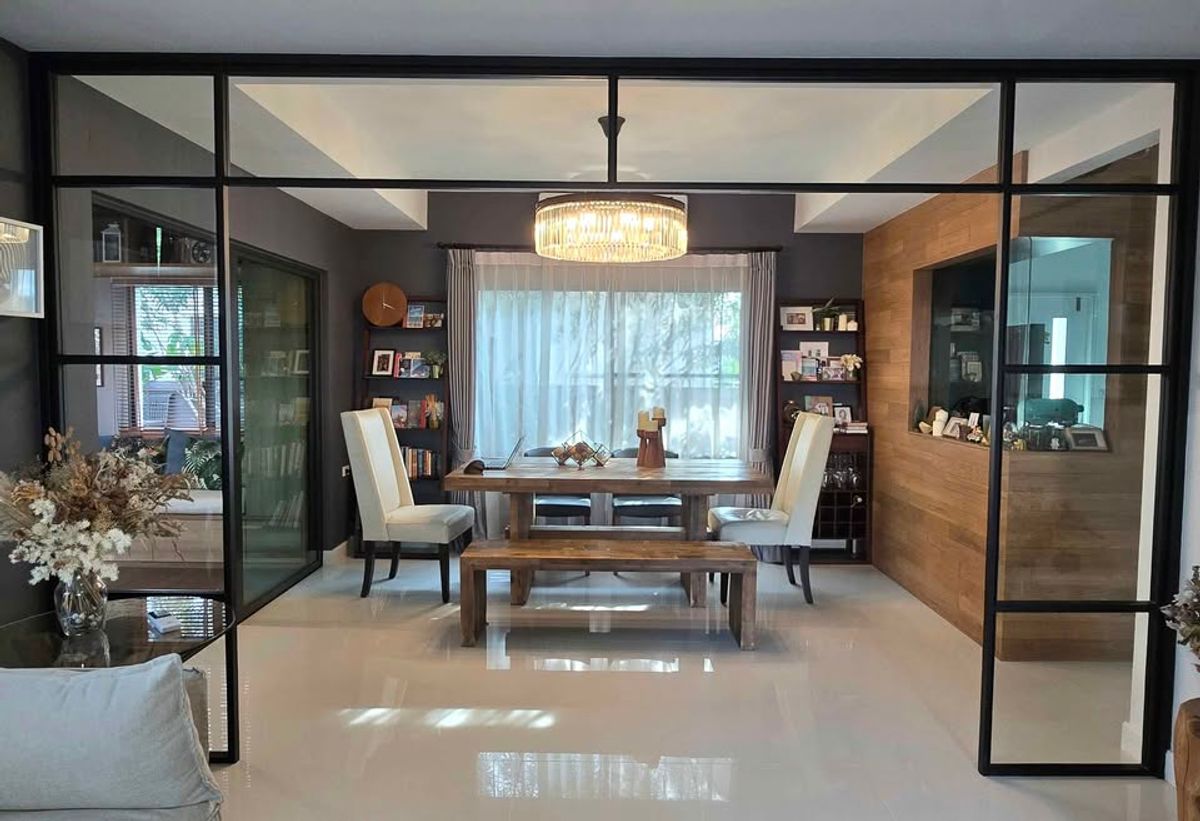 For RentHouseBangna, Bearing, Lasalle : K-6429 Urgent rent! Detached house, Manthana Bangna, Km. 7, ready to live with a Jacuzzi. Near Mega Bangna