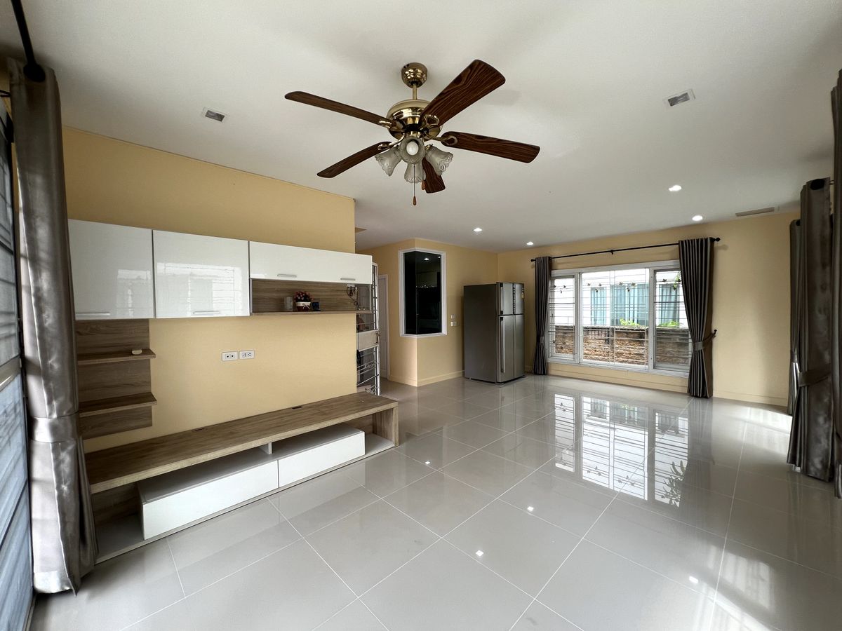 ให้เช่าทาวน์โฮมลาดกระบัง สุวรรณภูมิ : P-2158 ให้เช่าด่วน ! บ้านแฝด โกลเด้น วิลเลจ อ่อนนุช-พัฒนาการ พร้อมอยู่