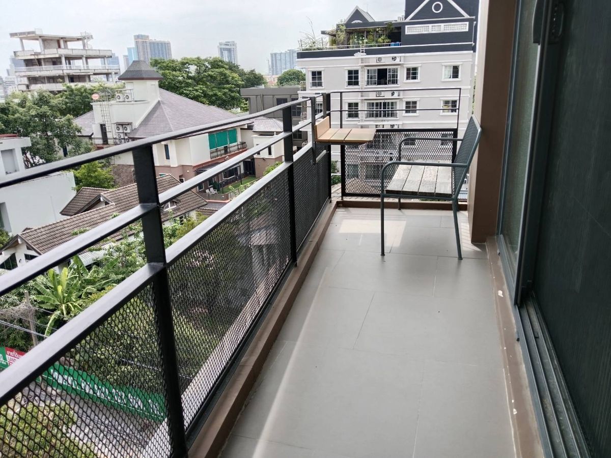 For RentSukhumvit, Asoke, Thonglor : ✨ 2-Bedroom, 2-Bathroom Apartment for Rent in the Heart of Ekkamai-Peaceful, Green✨