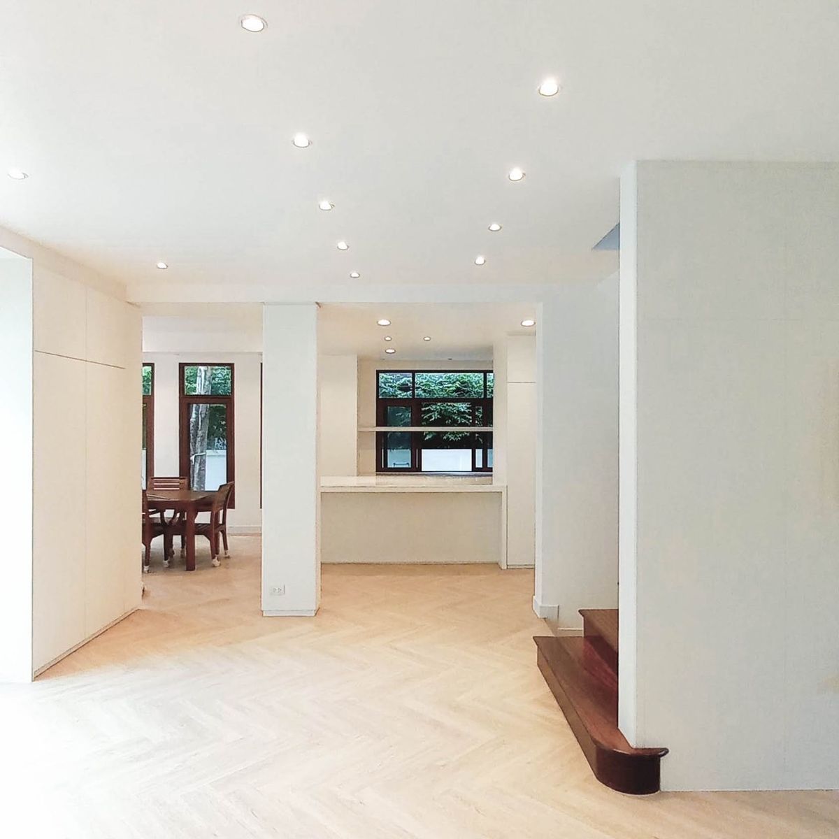 ให้เช่าบ้านเลียบทางด่วนรามอินทรา : 🏡 ให้เช่าบ้านเดี่ยวหรู Sirithawara Village รามอินทรา – รีโนเวทใหม่ทั้งหลัง ใกล้ Crystal Park  ให้เช่าบ้านเดี่ยวสุดพิเศษ โครงการคุณภาพ Sirithawara Village 📍ทำเลศักยภาพใจกลางย่านรามอินทรา – ใกล้ Crystal Park และทางด่วน!