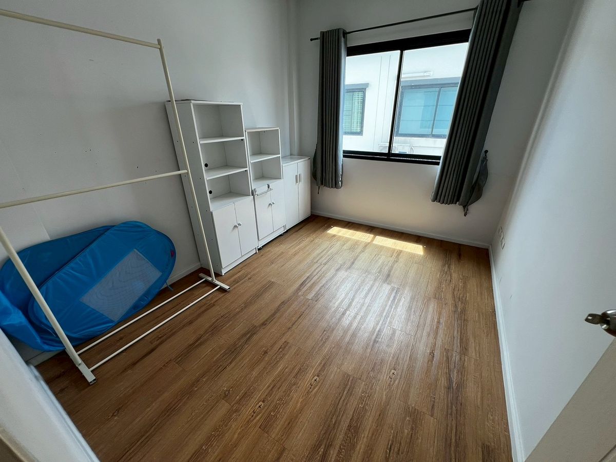 For RentTownhomeVipawadee, Don Mueang, Lak Si : Beautifully townhome near Don Mueang airport with stargazing seating, fully furnished, ready to move in.