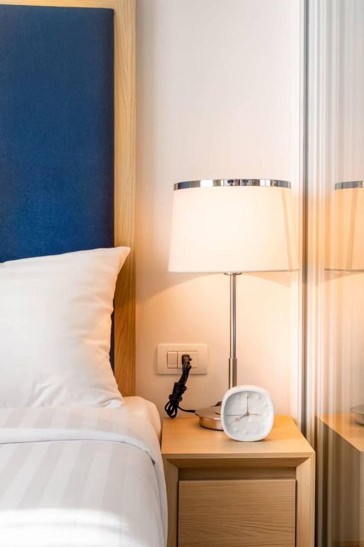 ให้เช่าคอนโดพระราม 9 เพชรบุรีตัดใหม่ RCA :  🏡 ให้เช่า I-biza Residence คอนโดหรูใจกลาง RCA — อยู่เองก็สบาย ใกล้ MRT 🚇