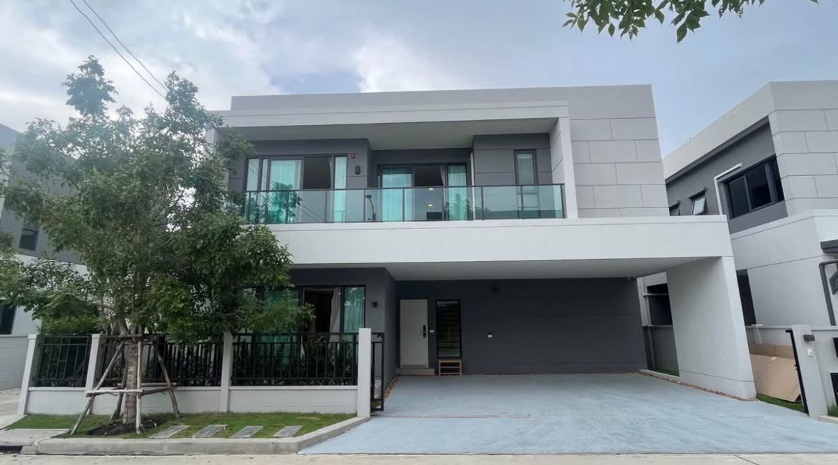 For RentHouseBangna, Bearing, Lasalle : ECH250338 Rent: Detached house, Centro Bangna, near Mega Bangna, beautiful house ready