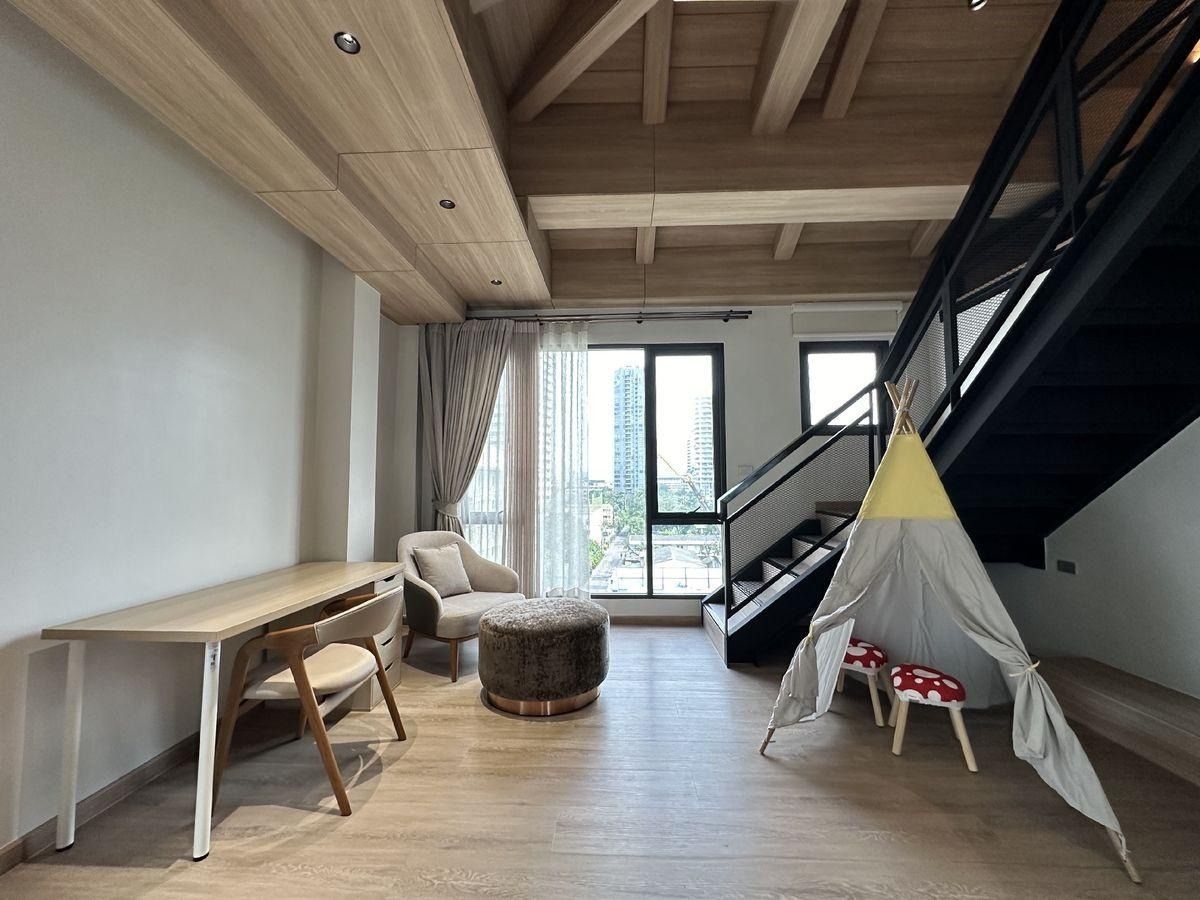 ให้เช่าคอนโดสุขุมวิท อโศก ทองหล่อ : Rental Duplex Penthouse in Thonglor
