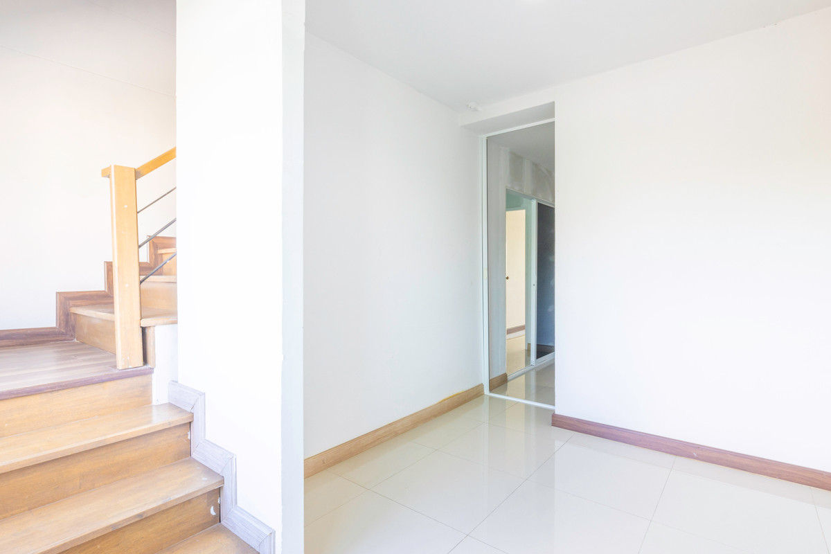 ขายอาคารพาณิชย์เชียงใหม่ : 📣 (ขาย) อาคารพาณิชย์ 3ชั้นครึ่ง ติดโรงเรียนมงฟอร์ต วิทยาลัย 🏢 *(มีที่จอดรถ)*