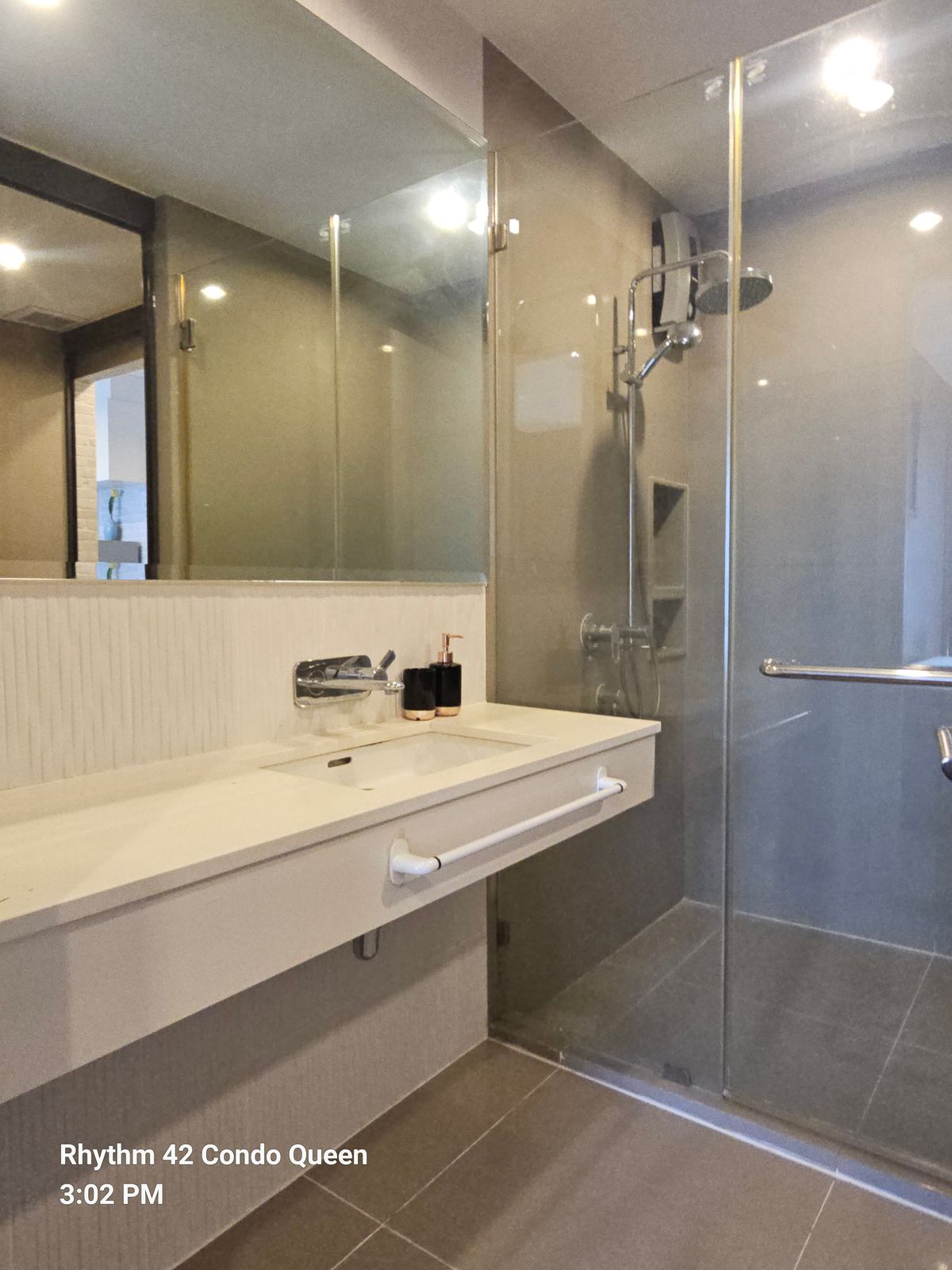 For RentCondoSukhumvit, Asoke, Thonglor : Rhythm Sukhumvit 42 for RENT 1 bed 1 bath 45 Sq,m Rental price 33,000 Baht call Nong 096-2615656 Ready to touring everyday  ริธึ่ม สุขุมวิท 42 1นอน 1น้ำ พื้นที่ 45 ตรม ให้เช่า 33,000 บาท  สนใจโทร น้อง 096-2615656 พร้อมให้นัดหมายเข้าชมทุกวัน   Location : E