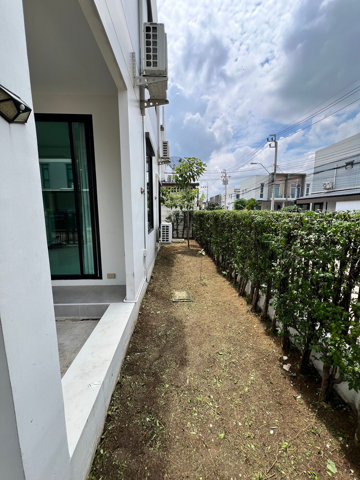 For RentTownhomeVipawadee, Don Mueang, Lak Si : Beautifully townhome near Don Mueang airport with stargazing seating, fully furnished, ready to move in.