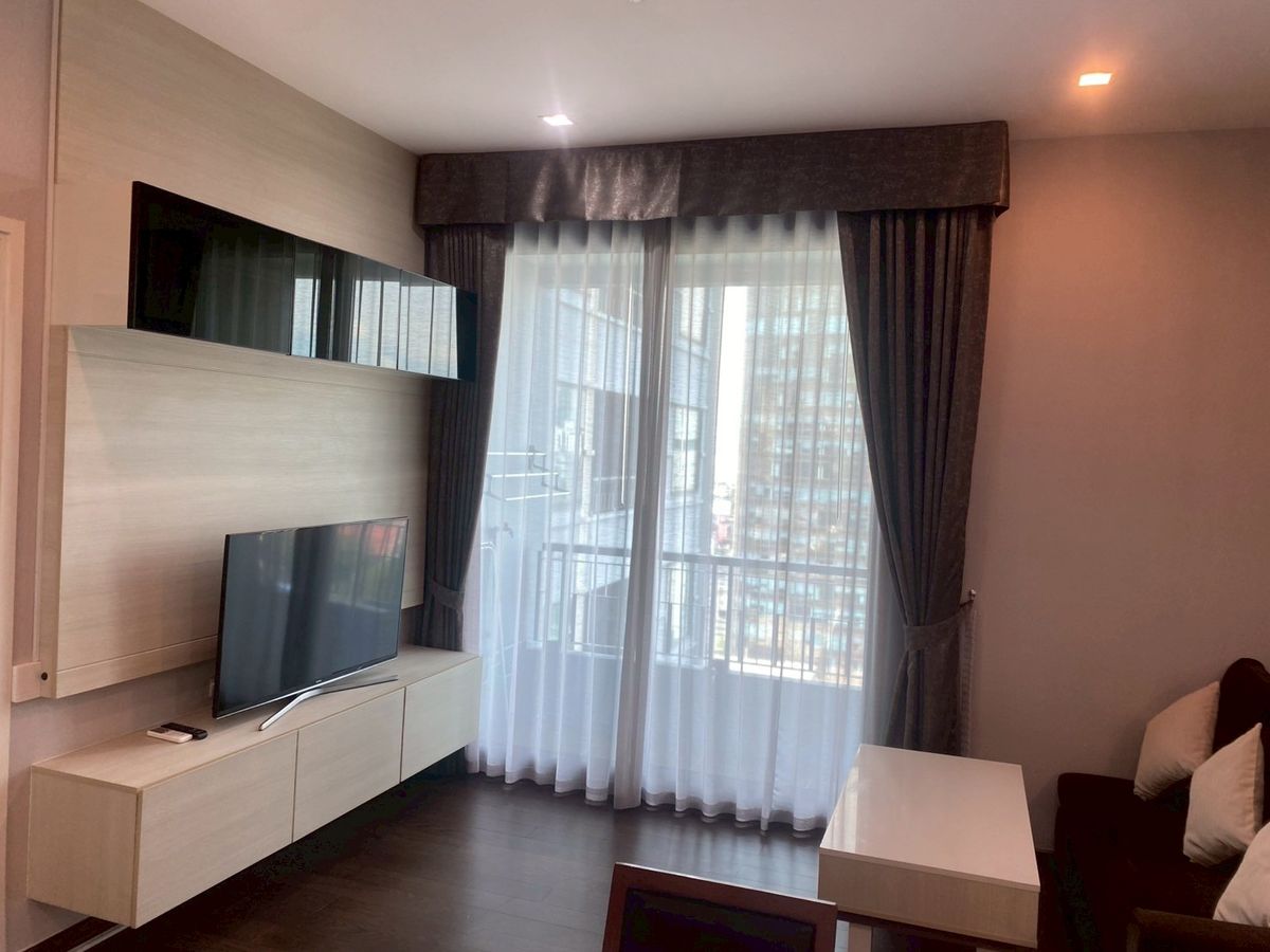 ให้เช่าคอนโดพระราม 9 เพชรบุรีตัดใหม่ RCA : For Rent Q Asoke 1 bed size 45 sq.m. F/F Ready to move in
