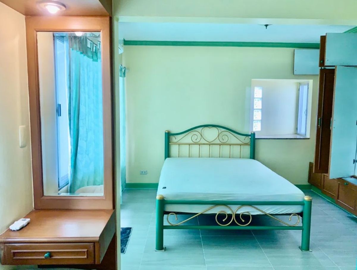 ขายคอนโดรัชดา ห้วยขวาง : (รหัสAM1750) ขายคอนโดบ้านสวนธน รัชดา 36 (ซ.เสือใหญ่) ห้องใหญ่ เลี้ยงสัตว์ได้  มีความเป็นส่วนตัว สงบ บรรยากาศร่มรื่น ตกแต่งบิ้วอินพร้อมอยู่