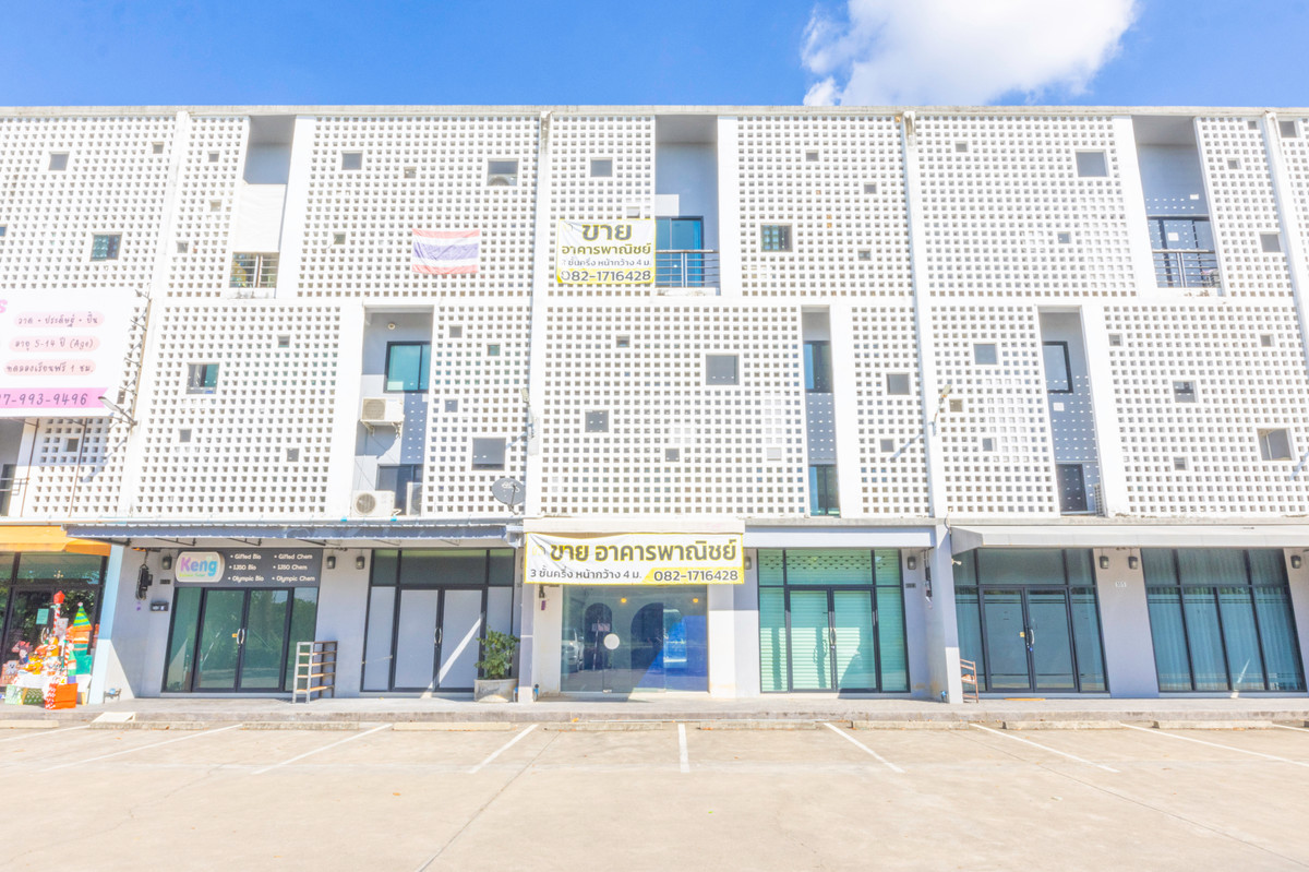 ขายอาคารพาณิชย์เชียงใหม่ : 📣 (ขาย) อาคารพาณิชย์ 3ชั้นครึ่ง ติดโรงเรียนมงฟอร์ต วิทยาลัย 🏢 *(มีที่จอดรถ)*