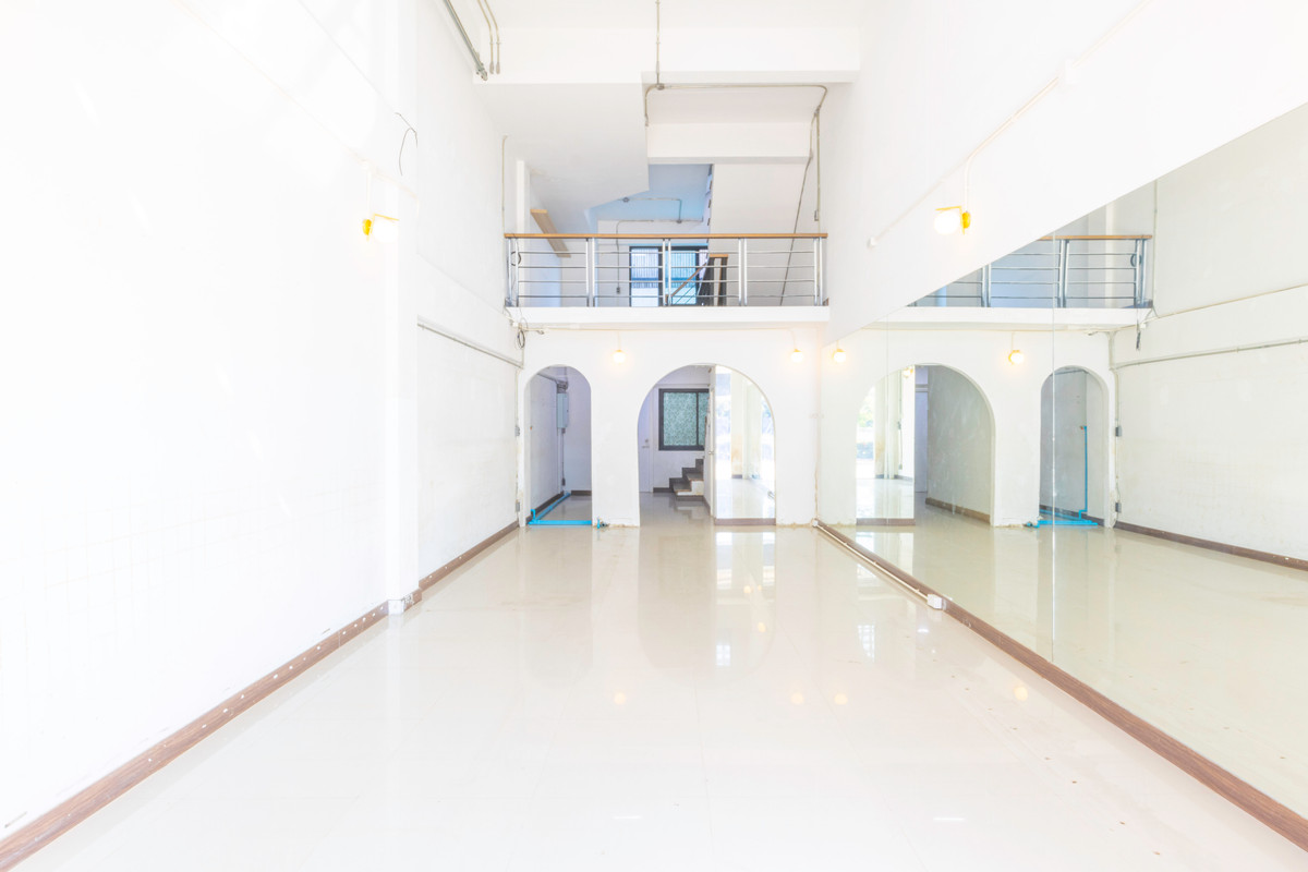 ขายอาคารพาณิชย์เชียงใหม่ : 📣 (ขาย) อาคารพาณิชย์ 3ชั้นครึ่ง ติดโรงเรียนมงฟอร์ต วิทยาลัย 🏢 *(มีที่จอดรถ)*