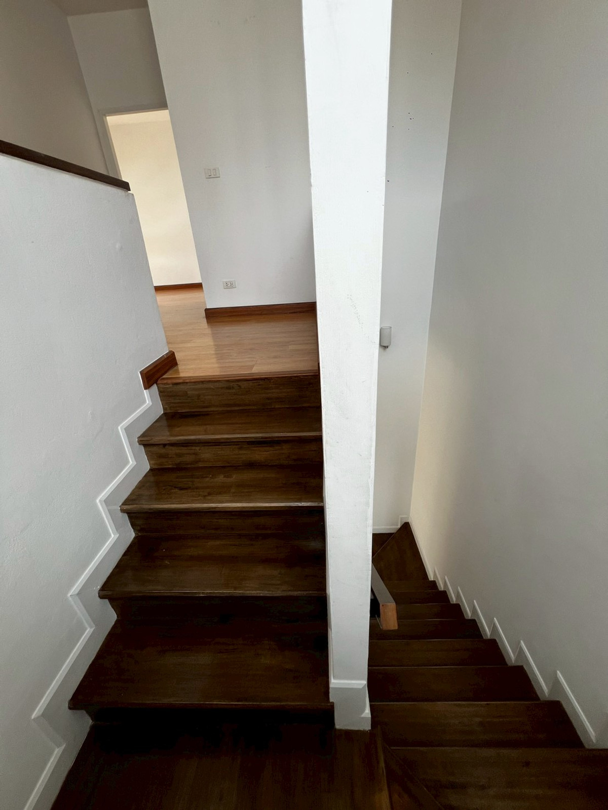 For RentHouseNonthaburi, Bang Yai, Bangbuathong : house can make office and company registration with 9-meter frontage, located on Ratchaphruek Road. 5 bedrooms