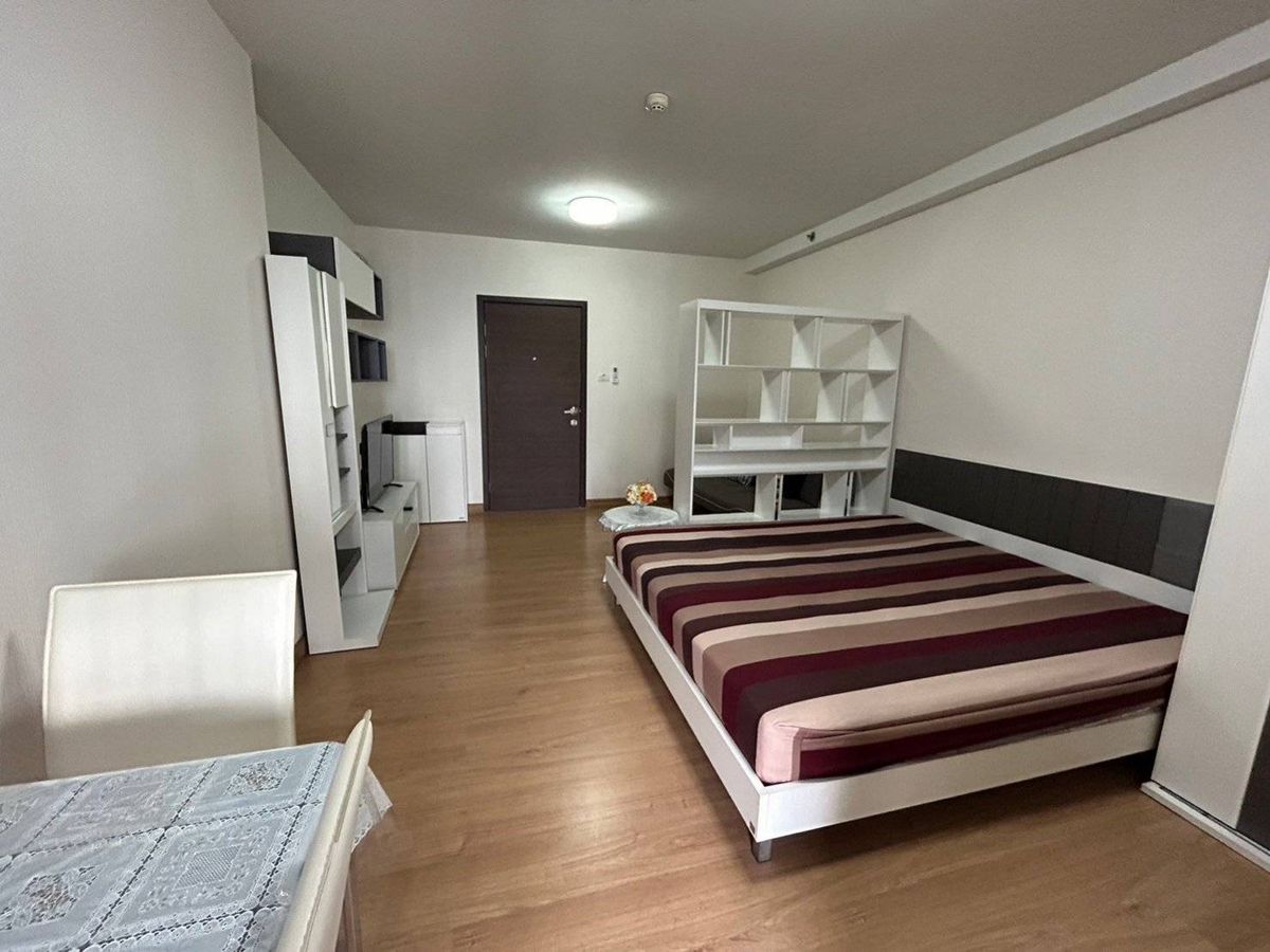 For RentCondoBang Sue, Wong Sawang, Tao Pun : For rent, Supalai Veranda Ratchavibha - Prachachuen condo, near MRT Bang Sue  ***Price 8,500 baht / month, rental fee includes common area fee ***  * 15th floor, Building E * Area 32 square meters * STUDIO room type, 1 bathroom  * Furniture in the room Be