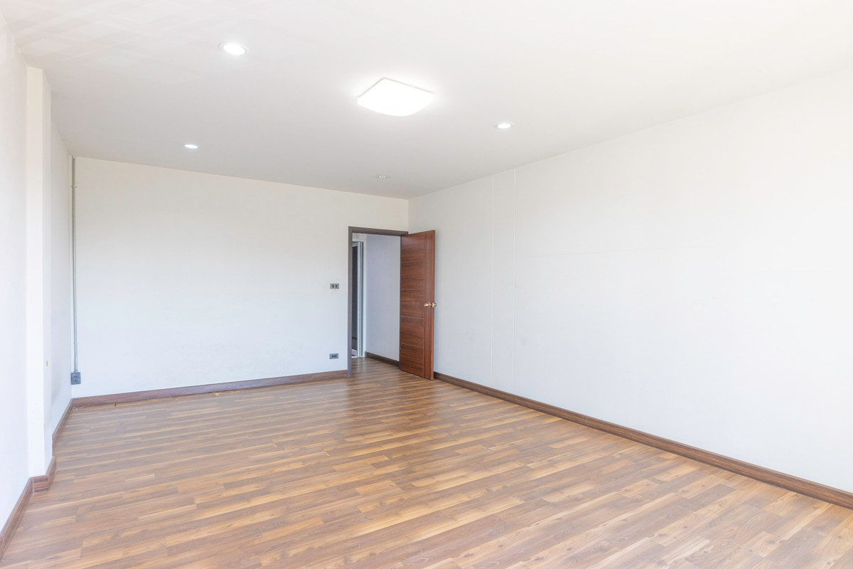 ขายอาคารพาณิชย์เชียงใหม่ : 📣 (ขาย) อาคารพาณิชย์ 3ชั้นครึ่ง ติดโรงเรียนมงฟอร์ต วิทยาลัย 🏢 *(มีที่จอดรถ)*