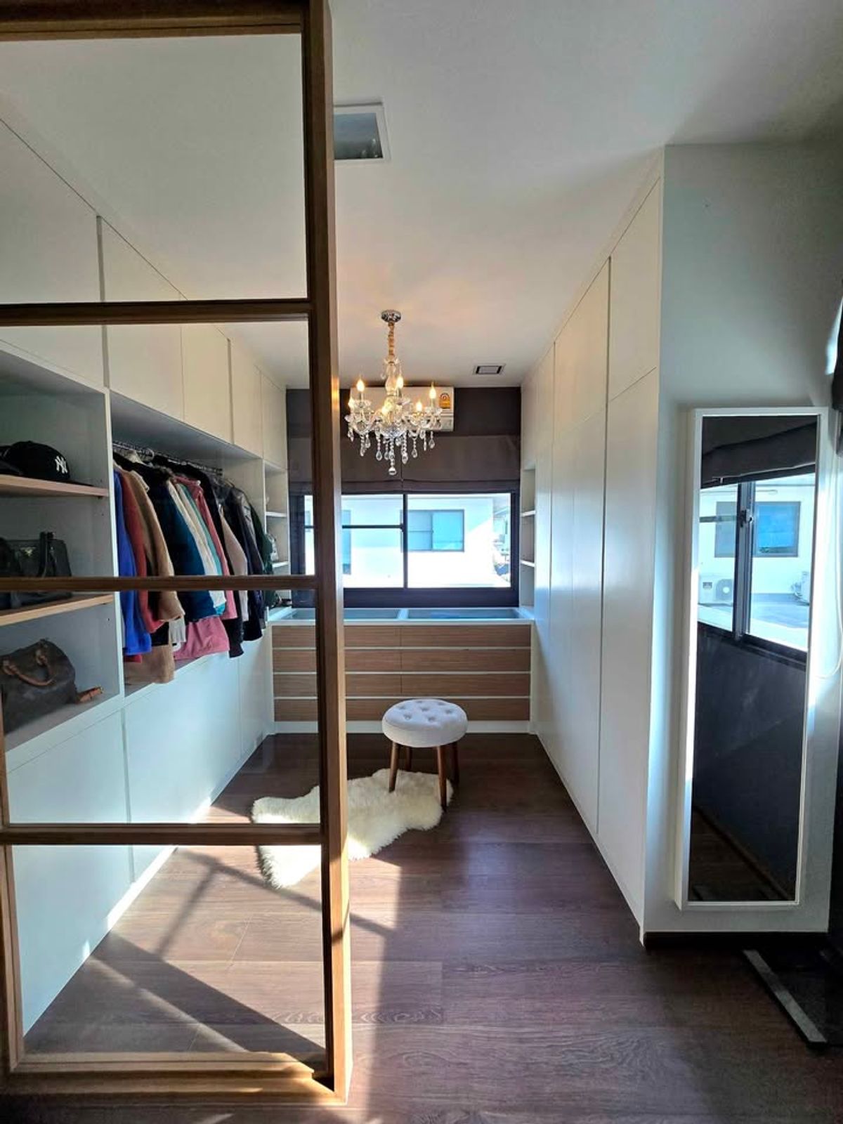 For RentHouseBangna, Bearing, Lasalle : K-6429 Urgent rent! Detached house, Manthana Bangna, Km. 7, ready to live with a Jacuzzi. Near Mega Bangna