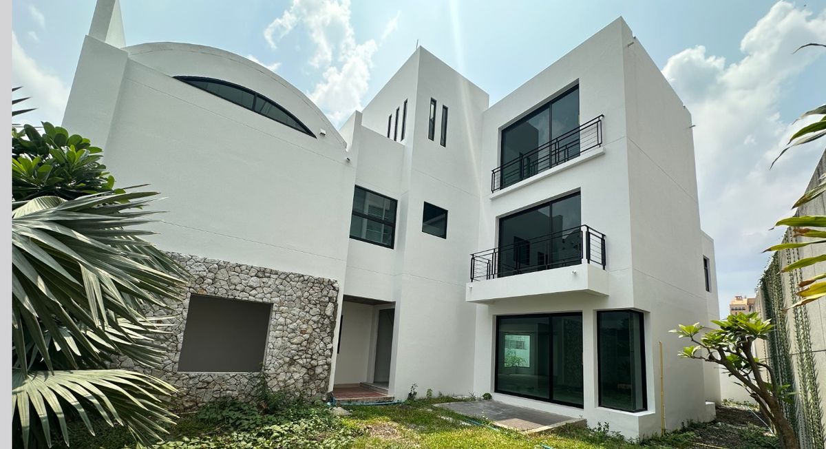 For SaleHouseSukhumvit, Asoke, Thonglor : Luxury Corner House for Sale – Nobel Ekkamai 22 Prime Ekkamai Location | Rare Bare Shell Home | 3-storey luxury home Private & Spacious  THB 59.5 Million
