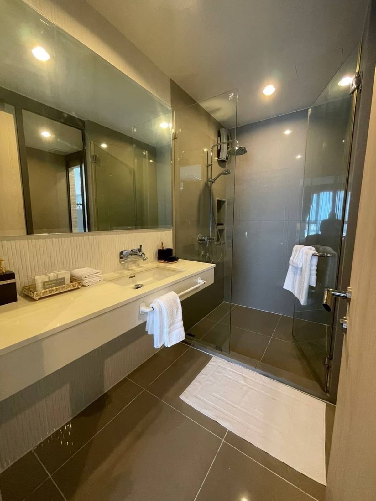 For RentCondoSukhumvit, Asoke, Thonglor : Rhythm Sukhumvit 42 for RENT 1 bed 1 bath 45 Sq,m Rental price 33,000 Baht call Nong 096-2615656 Ready to touring everyday  ริธึ่ม สุขุมวิท 42 1นอน 1น้ำ พื้นที่ 45 ตรม ให้เช่า 33,000 บาท  สนใจโทร น้อง 096-2615656 พร้อมให้นัดหมายเข้าชมทุกวัน   Location : E