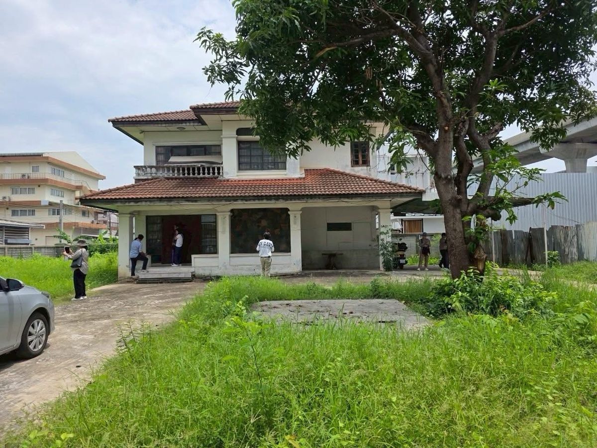 ขายที่ดินบางซื่อ วงศ์สว่าง เตาปูน : ที่ดินทำเลทอง! 325.9 ตร.ว ที่ดินแถมบ้านย่านบางซ่อน ใกล้รถไฟฟ้า