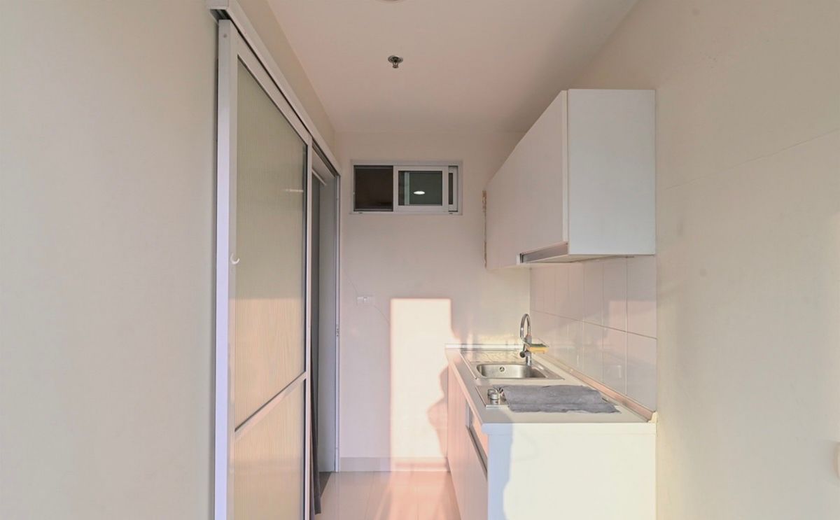 For SaleCondoLadprao, Central Ladprao : ⚡️flash deal⚡️ Cut price Life@ Ladprao 18 Studio 35 SQM, beautiful room, good view, only 2.99MB Ready to make an appointment for the tenants 📞0928895628