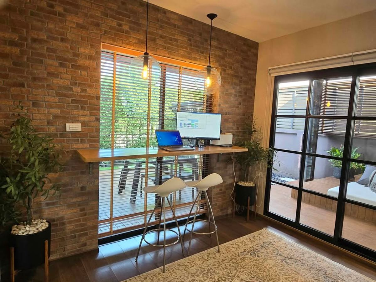 For RentHouseBangna, Bearing, Lasalle : K-6429 Urgent rent! Detached house, Manthana Bangna, Km. 7, ready to live with a Jacuzzi. Near Mega Bangna