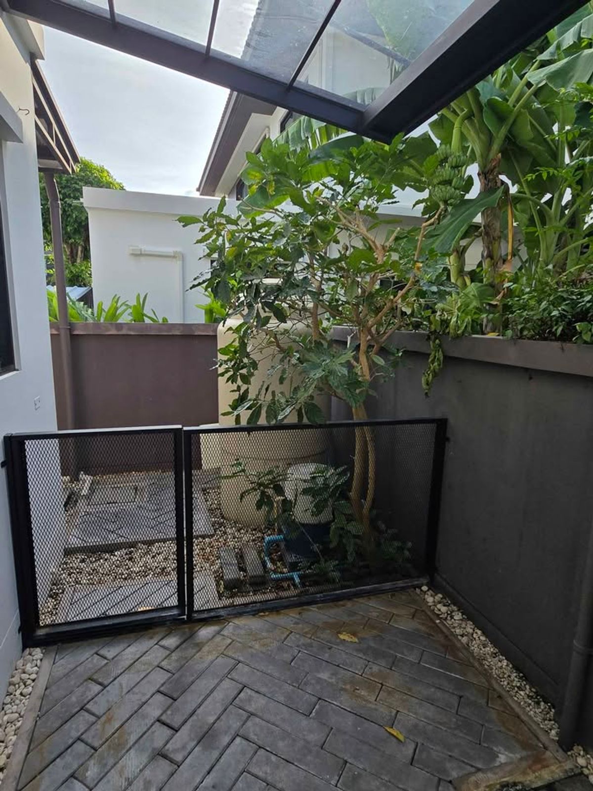 For RentHouseBangna, Bearing, Lasalle : K-6429 Urgent rent! Detached house, Manthana Bangna, Km. 7, ready to live with a Jacuzzi. Near Mega Bangna