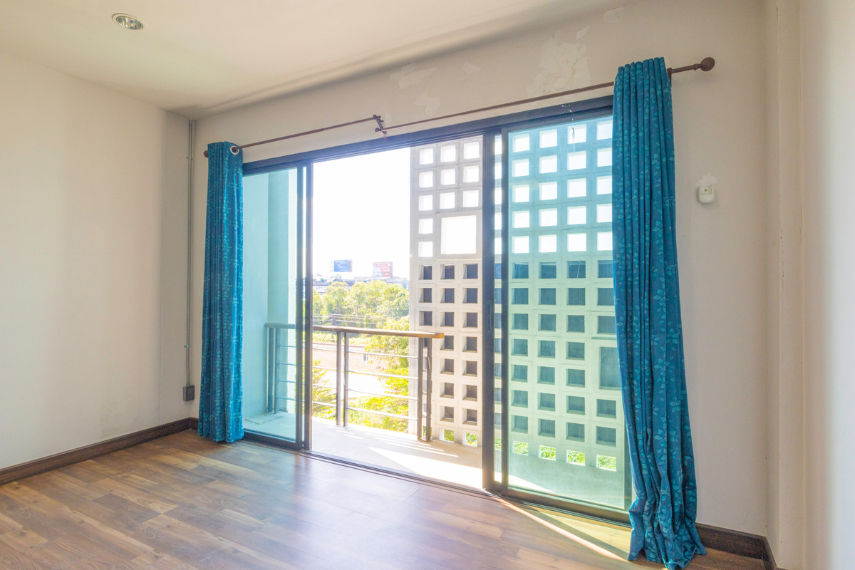 ขายอาคารพาณิชย์เชียงใหม่ : 📣 (ขาย) อาคารพาณิชย์ 3ชั้นครึ่ง ติดโรงเรียนมงฟอร์ต วิทยาลัย 🏢 *(มีที่จอดรถ)*