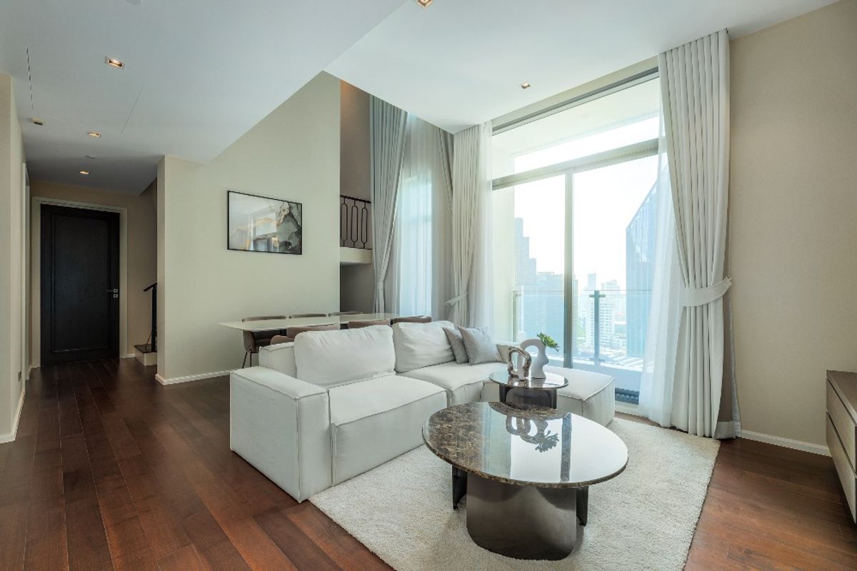 ขายคอนโดสุขุมวิท อโศก ทองหล่อ : Sell Penthouse Duplex in Phrom Phong I The Diplomat Sukhumvit 39