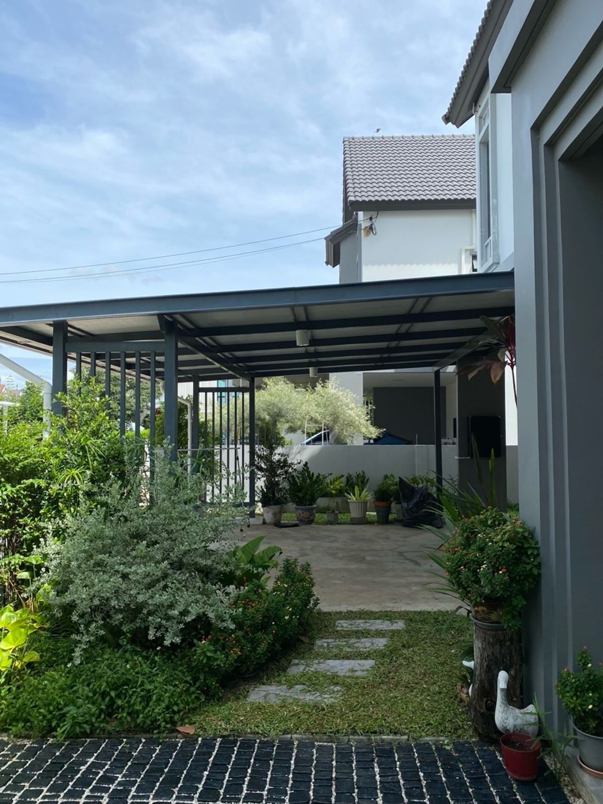 For SaleHouseLadkrabang, Suwannaphum Airport : Beautiful detached house for sale, ready to stay at the Saran Siri Ramkhamhaeng project, good condition, perfect function With a private office Suitable for modern families ✨