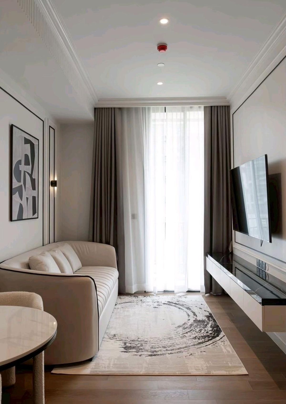 ให้เช่าคอนโดวิทยุ ชิดลม หลังสวน : For Rent | Muniq Langsuan | 1 Bedroom | 54 Sq.m. | Pet Aollowed 