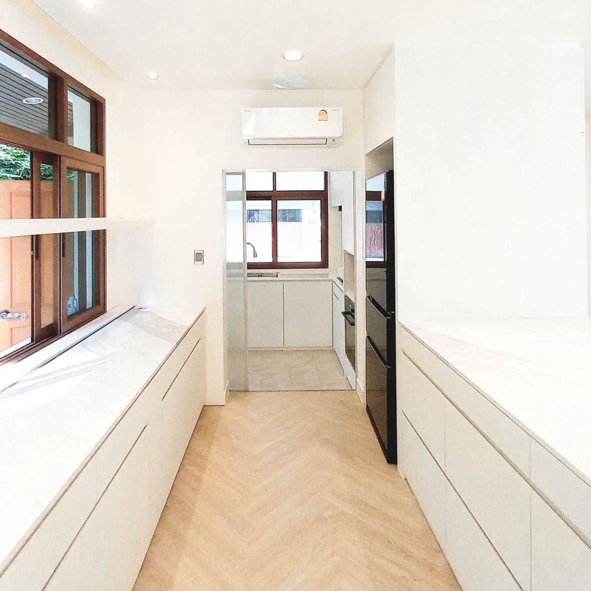 ให้เช่าบ้านเลียบทางด่วนรามอินทรา : 🏡 ให้เช่าบ้านเดี่ยวหรู Sirithawara Village รามอินทรา – รีโนเวทใหม่ทั้งหลัง ใกล้ Crystal Park  ให้เช่าบ้านเดี่ยวสุดพิเศษ โครงการคุณภาพ Sirithawara Village 📍ทำเลศักยภาพใจกลางย่านรามอินทรา – ใกล้ Crystal Park และทางด่วน!