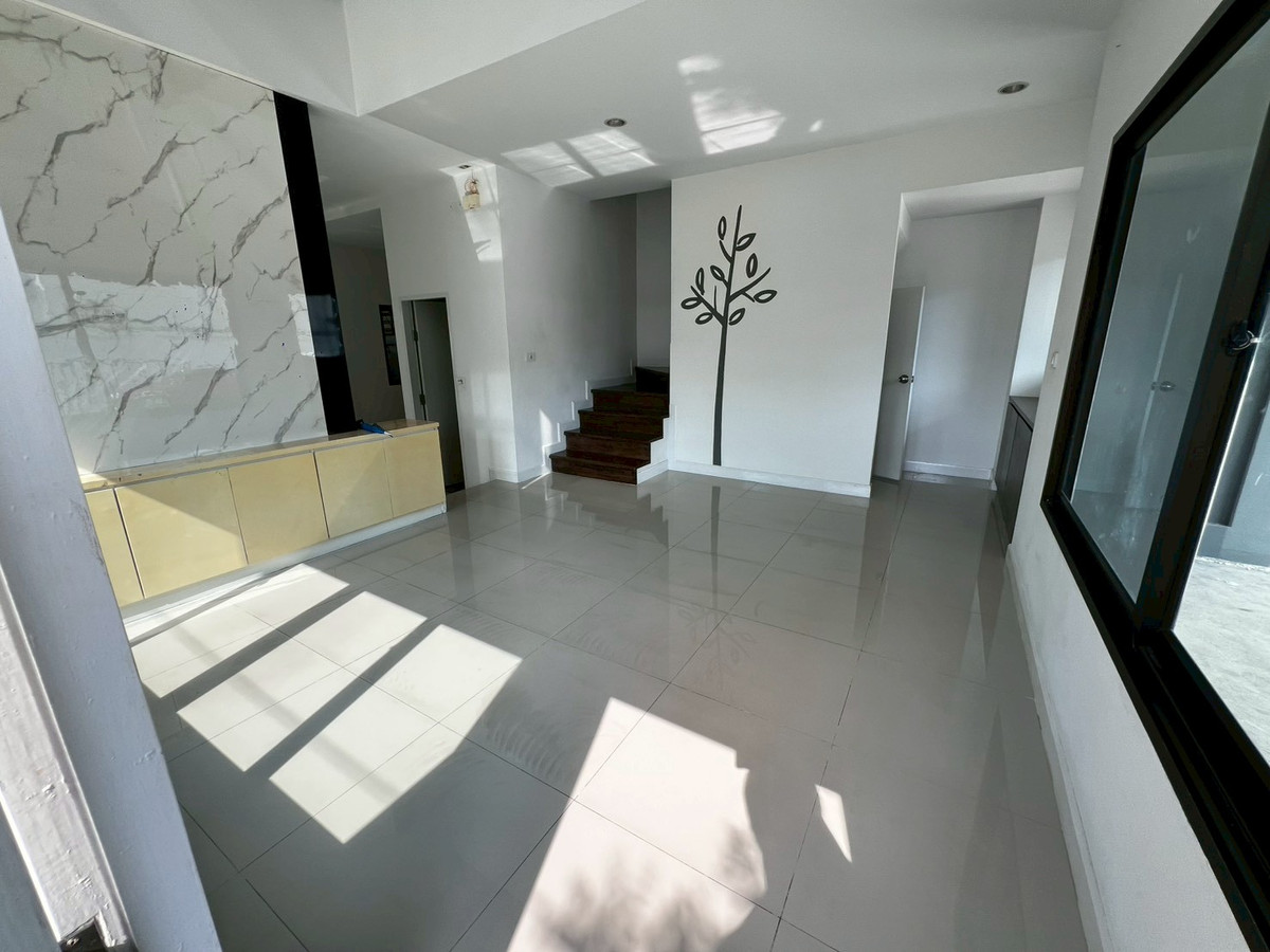 For RentHouseNonthaburi, Bang Yai, Bangbuathong : house can make office and company registration with 9-meter frontage, located on Ratchaphruek Road. 5 bedrooms