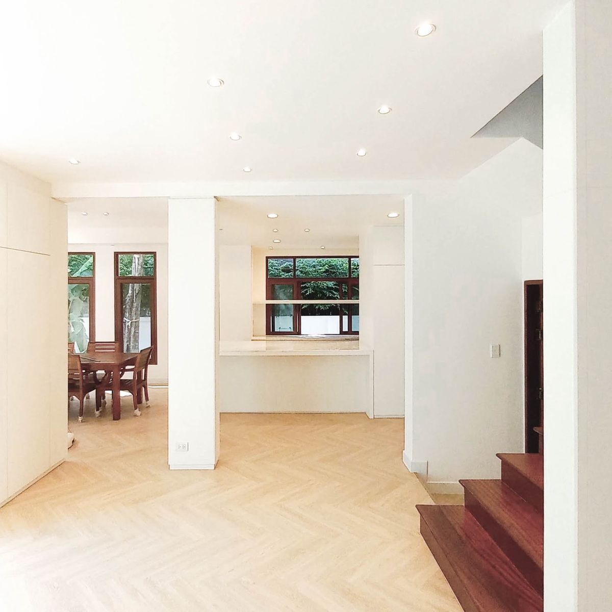 ให้เช่าบ้านเลียบทางด่วนรามอินทรา : 🏡 ให้เช่าบ้านเดี่ยวหรู Sirithawara Village รามอินทรา – รีโนเวทใหม่ทั้งหลัง ใกล้ Crystal Park  ให้เช่าบ้านเดี่ยวสุดพิเศษ โครงการคุณภาพ Sirithawara Village 📍ทำเลศักยภาพใจกลางย่านรามอินทรา – ใกล้ Crystal Park และทางด่วน!