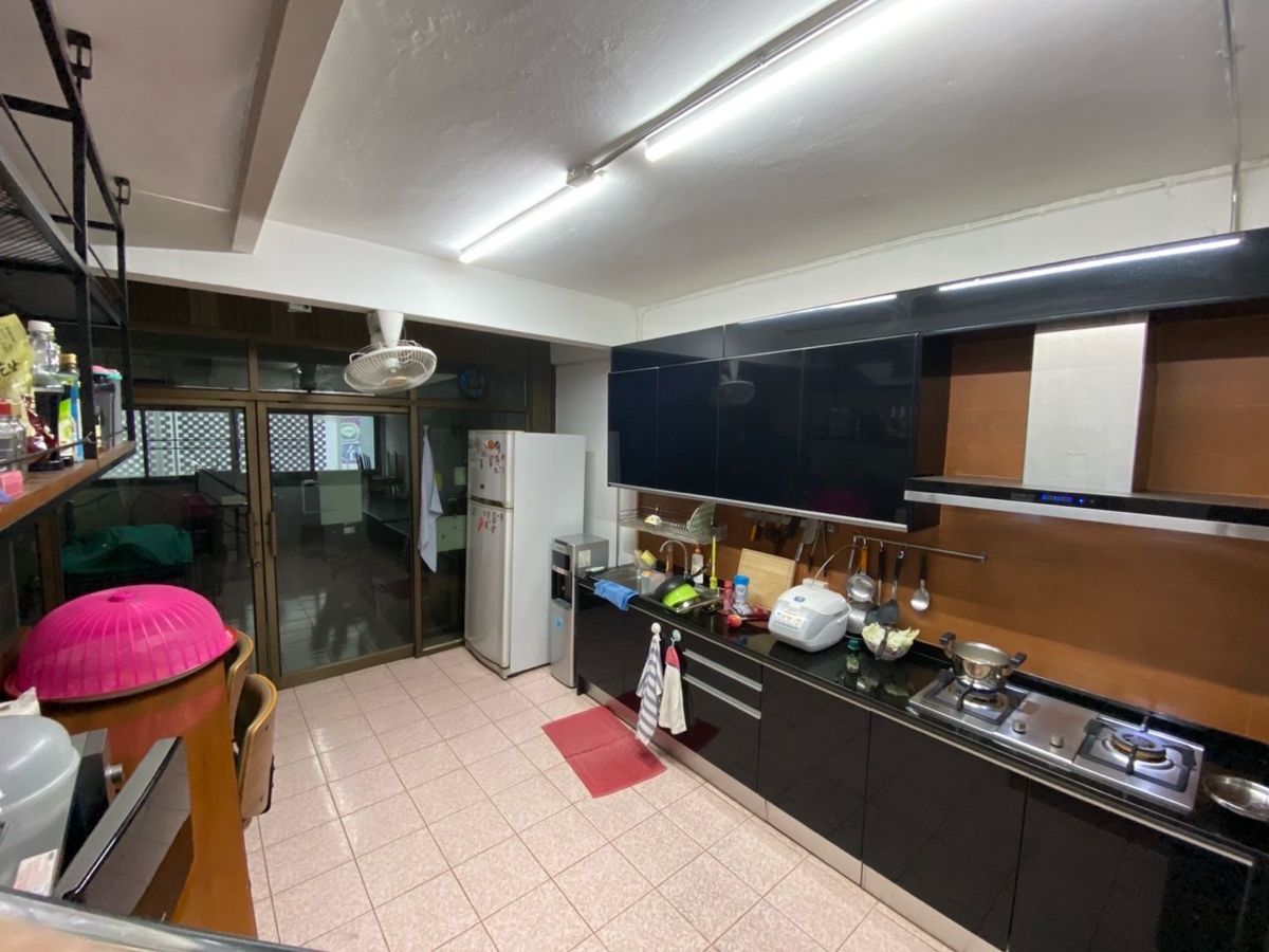 ขายอาคารพาณิชย์ราชเทวี พญาไท : ขายอาคารพาณิชย์ 5 ชั้น ประตูน้ำ ใกล้ Airport Link ราชปรารภ ทำเลนักท่องเที่ยว