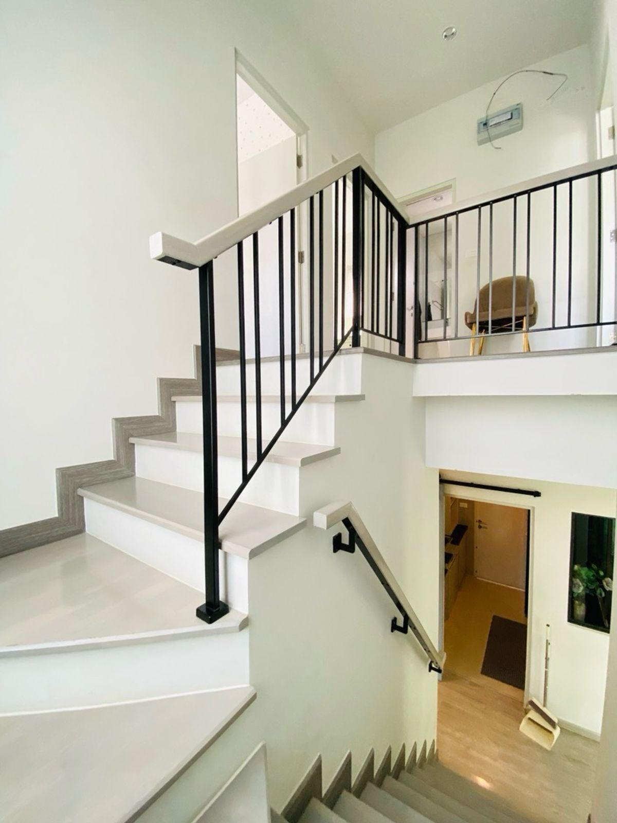 For SaleHouseLadkrabang, Suwannaphum Airport : Beautiful detached house for sale, ready to stay at the Saran Siri Ramkhamhaeng project, good condition, perfect function With a private office Suitable for modern families ✨