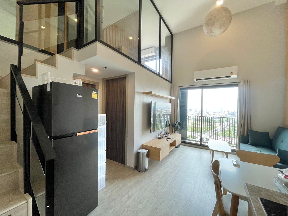 For RentCondoPattanakan, Srinakarin : Rent The Rich Rama 9 Srinakarin Loft 2 Beds 2 Bedroom, 3 BTS, Motorway Station, convenient transportation, near Samitivej Srinakarin, Triam Udom Suksa School, Phatthanakan ABAC Stamford International University