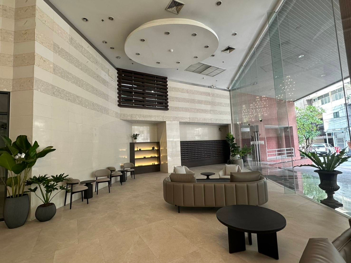 For RentCondoSukhumvit, Asoke, Thonglor : 2 Bedroom Big 75 Sq. 🚝 BTS Asoke invites this way. 📍Citi Smart Sukhumvit 18 only 40,000 baht! The center of the city cannot be found (contact: 081-152-6154)