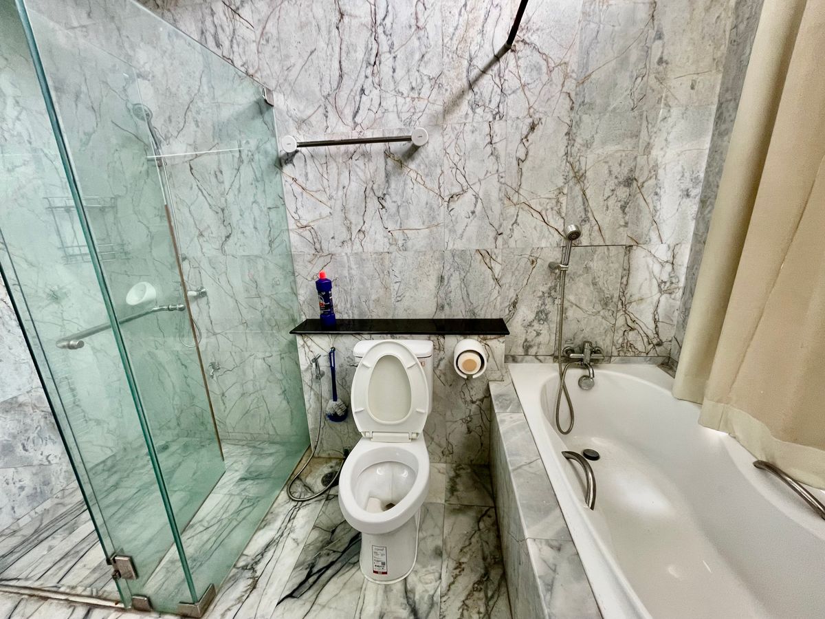 ขายบ้านนวมินทร์ รามอินทรา : ขายบ้านเดี่ยว 2 ชั้น สไตล์ modern classic หลังใหญ่ที่สุดในโครงการ