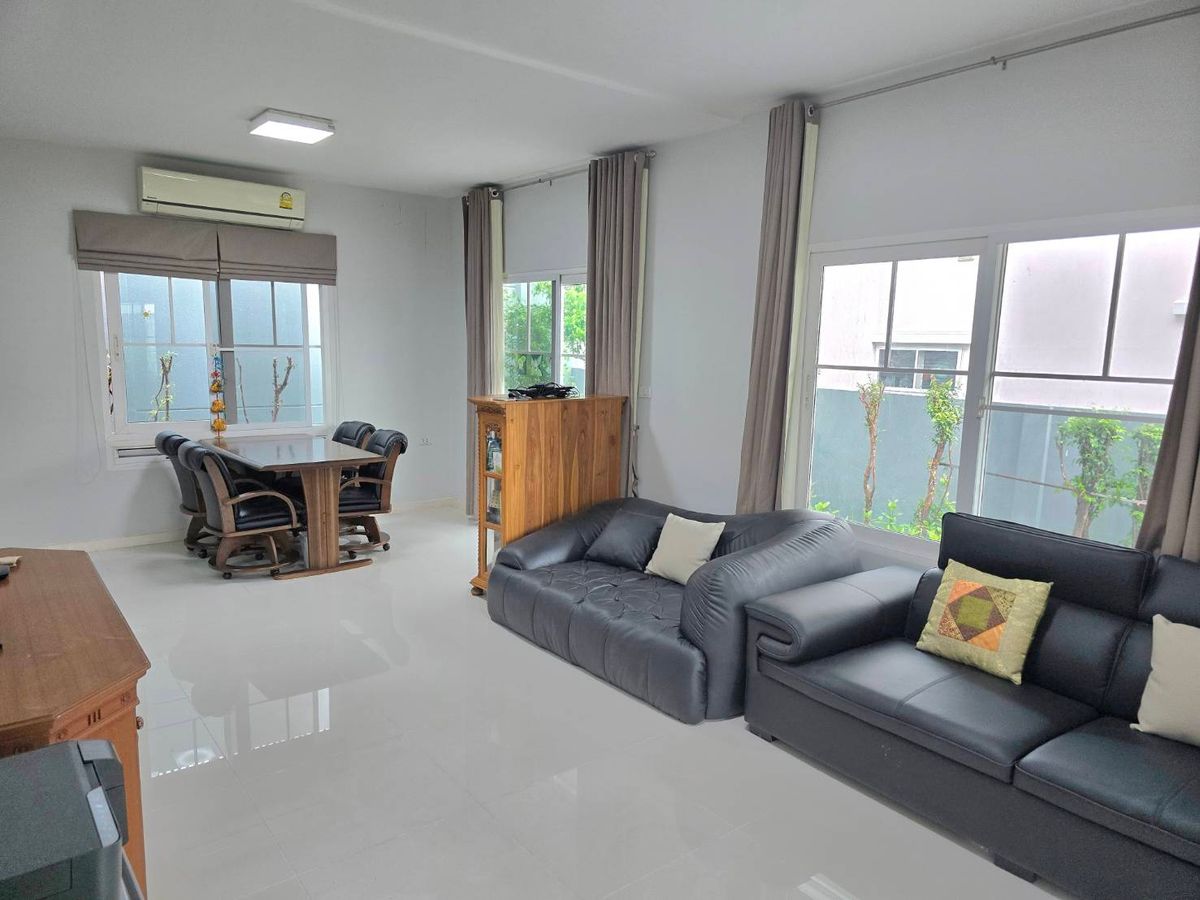 For RentHouseBangna, Bearing, Lasalle : House for rent Chaiyaphruek Bangna Km.7 near Mega Bangna fully furnished