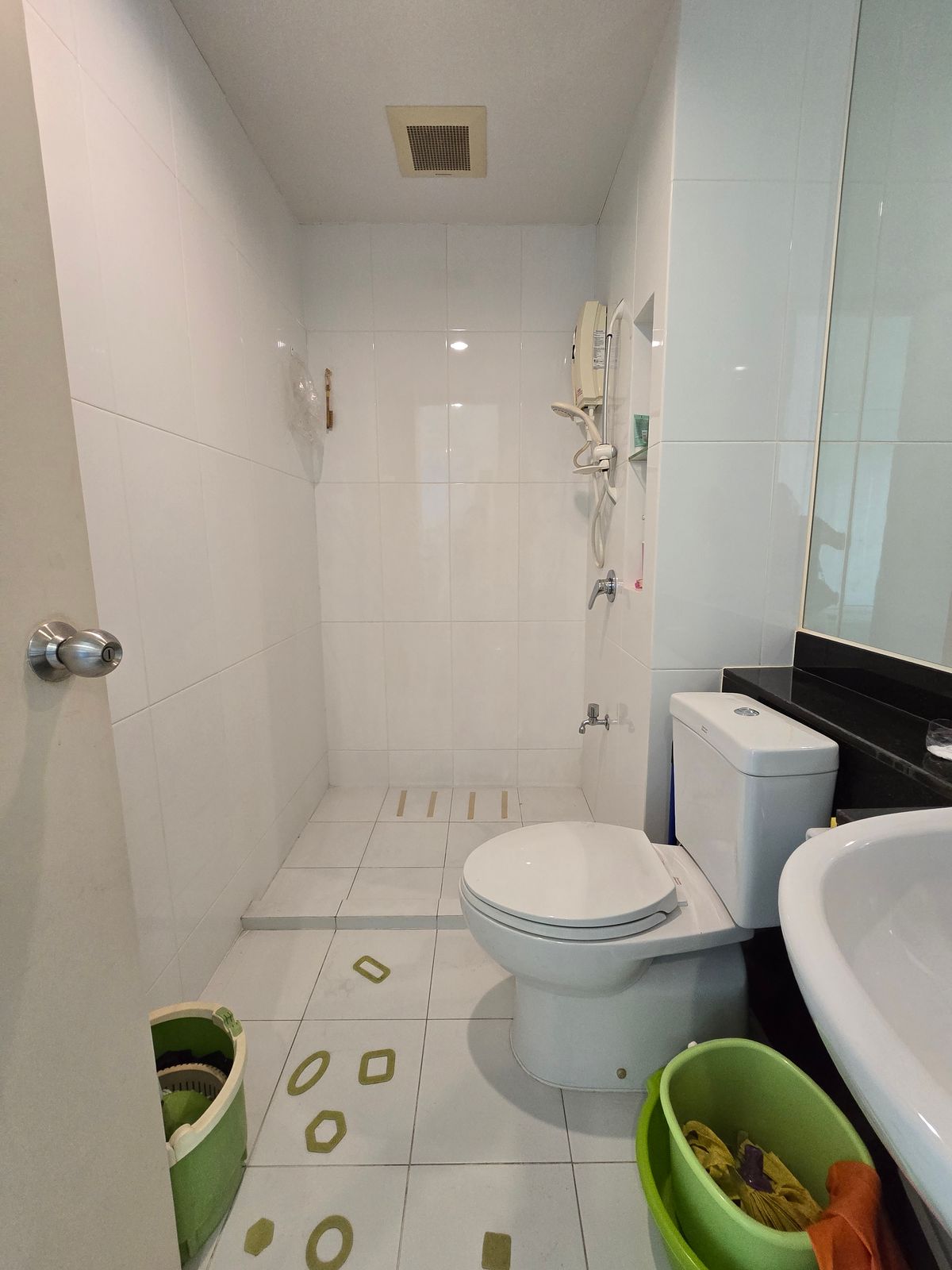 For SaleCondoThaphra, Talat Phlu, Wutthakat : The Parkland Grand Taksin Condo, 22nd Floor, Size 47.09 sqm. View pool view. Fix car park.