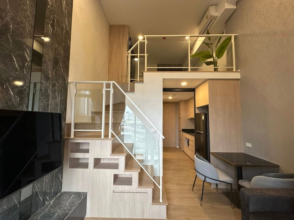 For RentCondoRama9, Petchburi, RCA : 📣📣 Beautiful room for rent, 1 bedroom, 1 bathroom, Duplex, Rama 9 Landmark @mrta Station.
