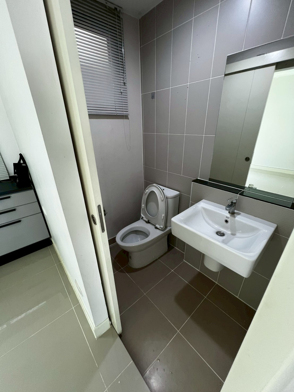 For RentTownhomeRama5, Ratchapruek, Bangkruai : Corner townhome with river view, pet-friendly, near Rama 5 Bridge, 3 bedrooms, 3 bathrooms.