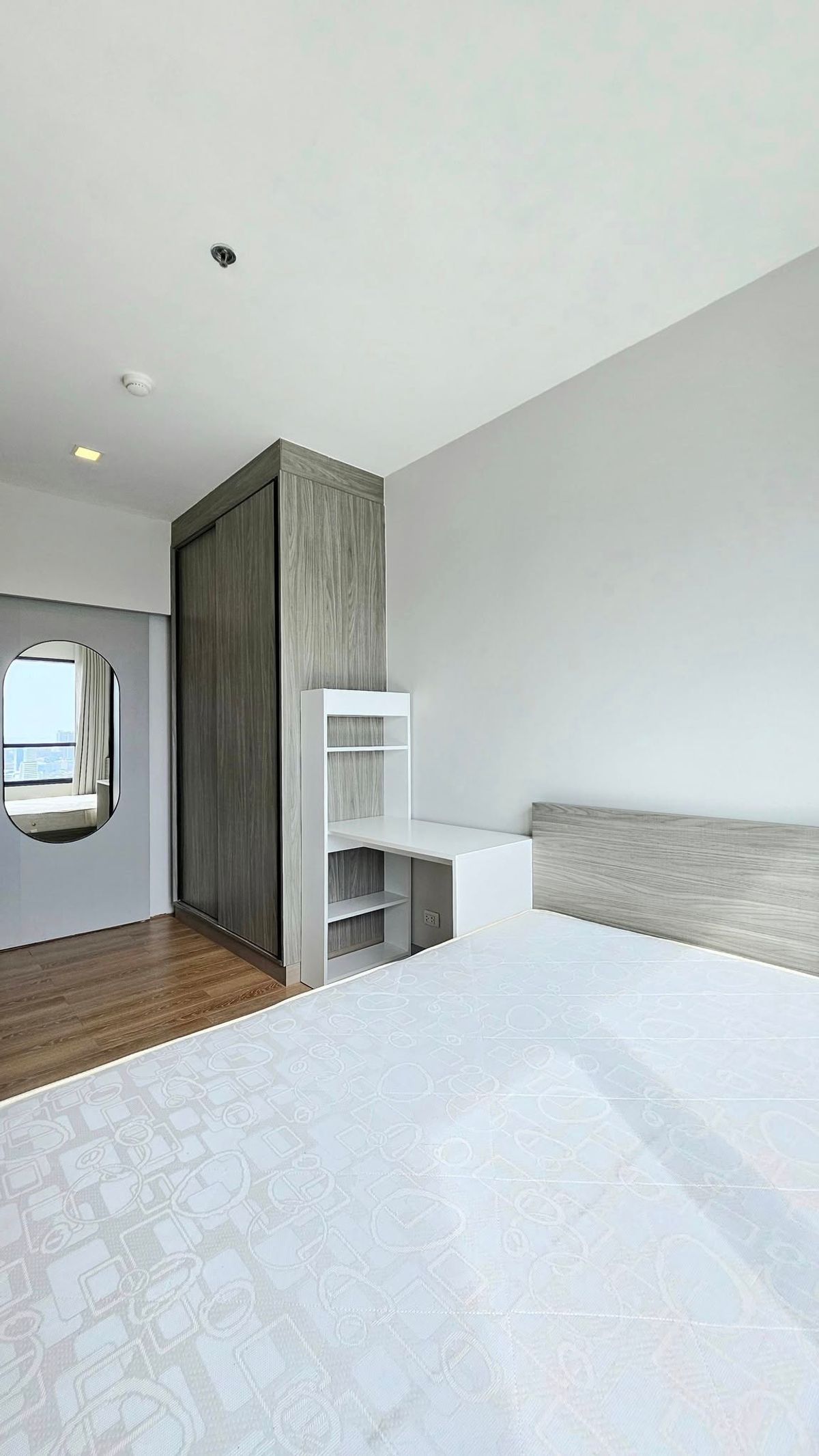 For RentCondoLadprao, Central Ladprao : Chapter One Midtown 📍 Add MRT Lat Phrao 1 Bedroom 34 sq.w., just 16,000 !! Very worthwhile. 🚨 Very high floor, beautiful view, beautiful room, chic condo (appointment, call 081-152-6154)
