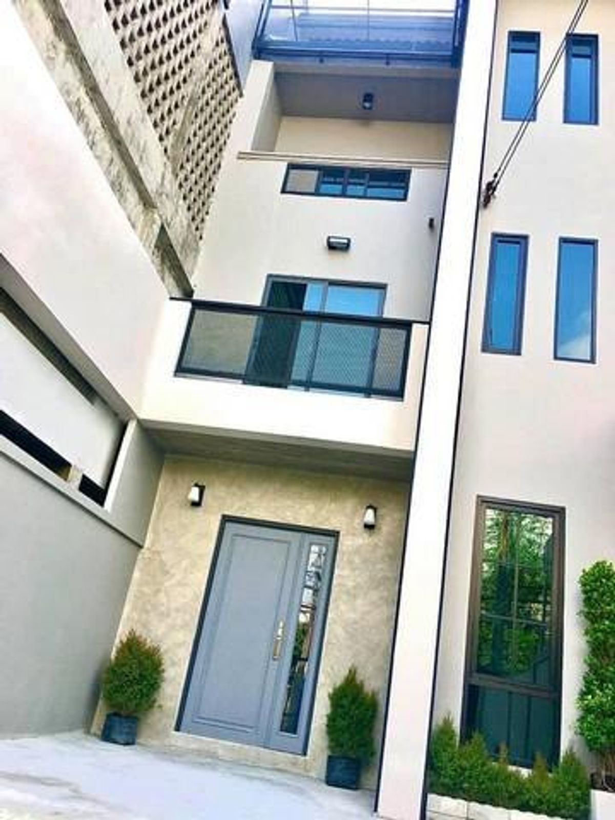 For RentTownhomeLadprao101, Happy Land, The Mall Bang Kapi : 3 -story townhome for rent in Lat Phrao 101, Pho Kaew, Glory House, Lat Phrao 101, near the express along Nawamin MRT Bangkapi