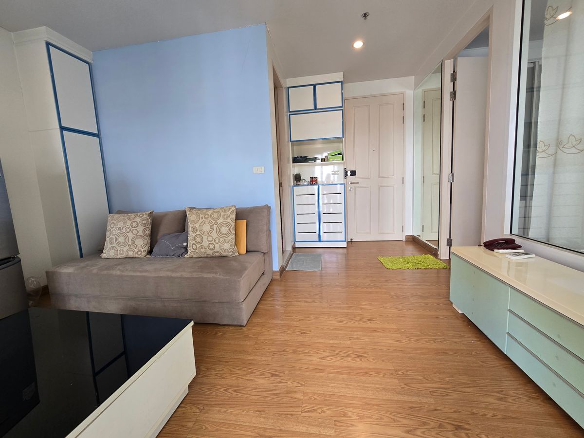 For SaleCondoThaphra, Talat Phlu, Wutthakat : The Parkland Grand Taksin Condo, 22nd Floor, Size 47.09 sqm. View pool view. Fix car park.