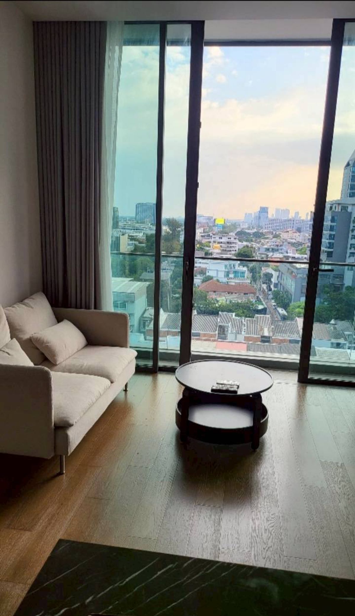 ให้เช่าคอนโดสุขุมวิท อโศก ทองหล่อ : LTH12737 - KRAAM Sukhumvit 26 Condo FOR RENT Size 61 sqm. 1 bed 1 bath Near BTS Phrom Phong Station ONLY 60K/Month