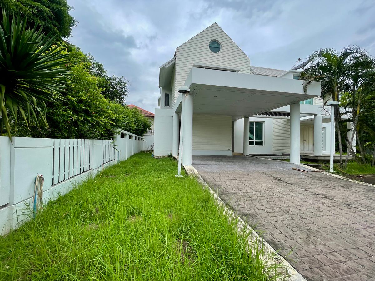 ขายบ้านนวมินทร์ รามอินทรา : ขายบ้านเดี่ยว 2 ชั้น สไตล์ modern classic หลังใหญ่ที่สุดในโครงการ