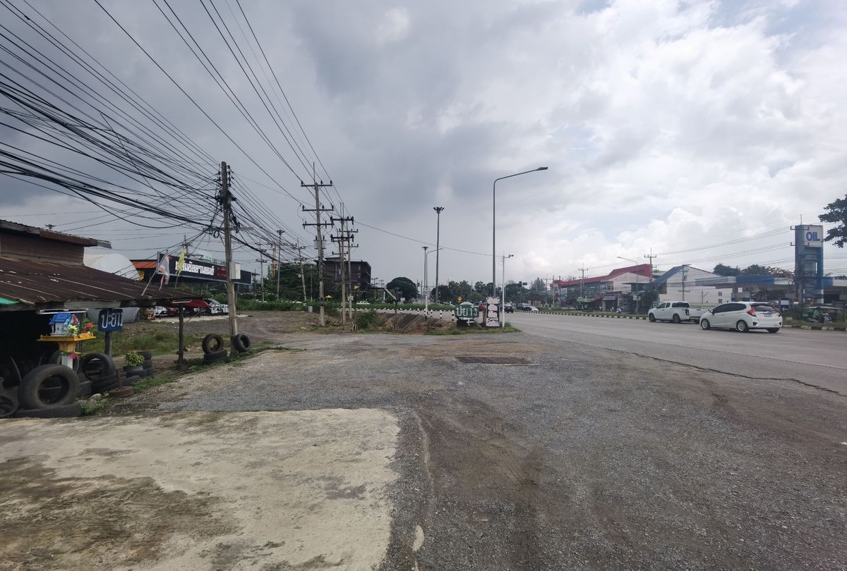 ขายที่ดินปากช่อง เขาใหญ่ : ขายด่วนที่ดินทำเลทอง หน้า BigC แยกเขาใหญ่ ติดถนนมิตรภาพสายเก่า