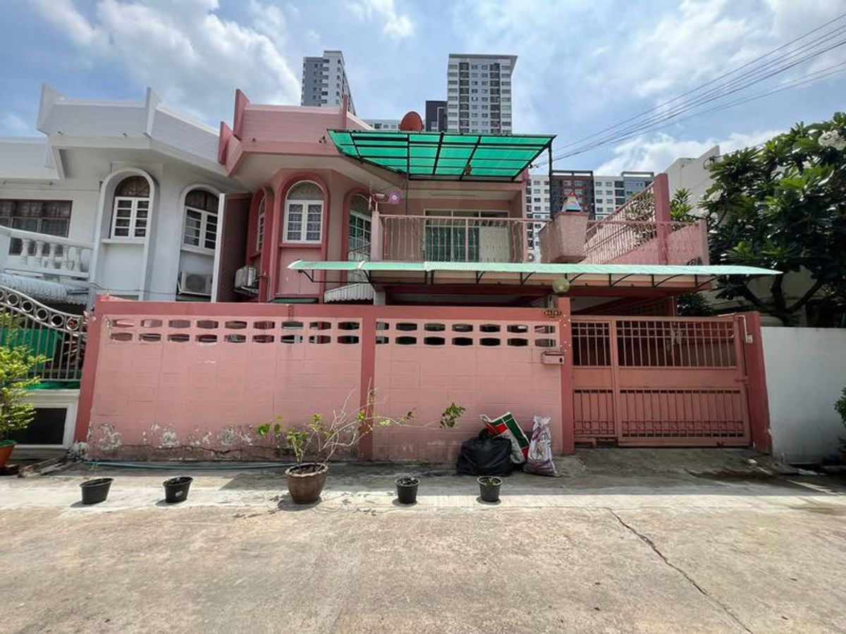 ขายพระราม 3 สาธุประดิษฐ์ : 🏡 #บ้านแฝดใจกลางเมือง นนทรี 8 | ใกล้พระราม 3  ✨ รีโนเวทได้ เพิ่มมูลค่าอีกหลักล้าน! ราคาดีในย่านนี้