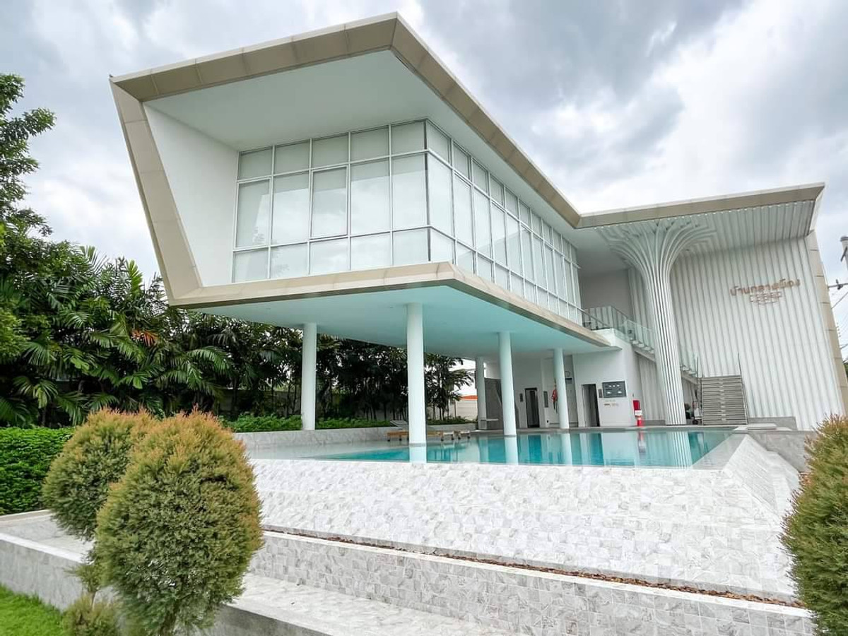 For RentTownhomeRama5, Ratchapruek, Bangkruai : Corner townhome with river view, pet-friendly, near Rama 5 Bridge, 3 bedrooms, 3 bathrooms.